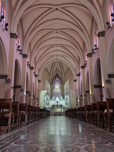 que visitar en lobos: iglesia del carmen