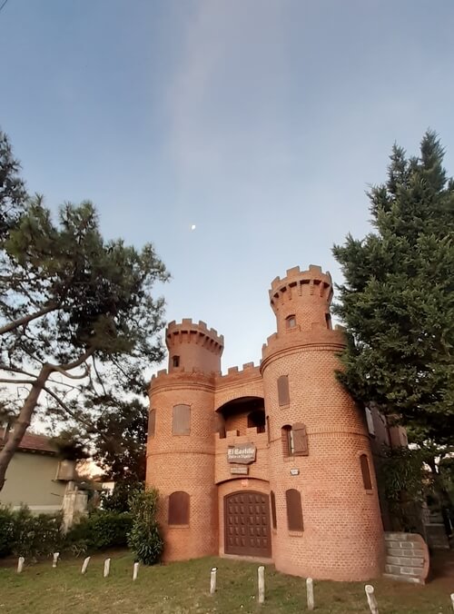 EL castillo en Valeria del Mar son departamentos en alquiler