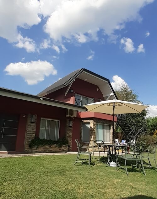 Exterior de la habitación doble en Hotel Brisas de Campo, uno de los lugares más elegidos donde dormir para quienes hacen turismo en Uribe